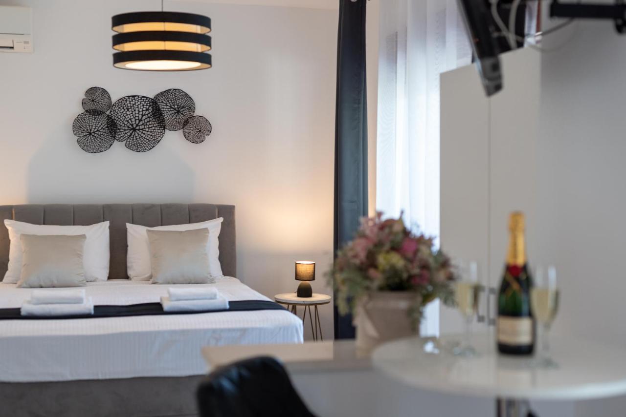 Apartments Bozan Trogir Exterior photo