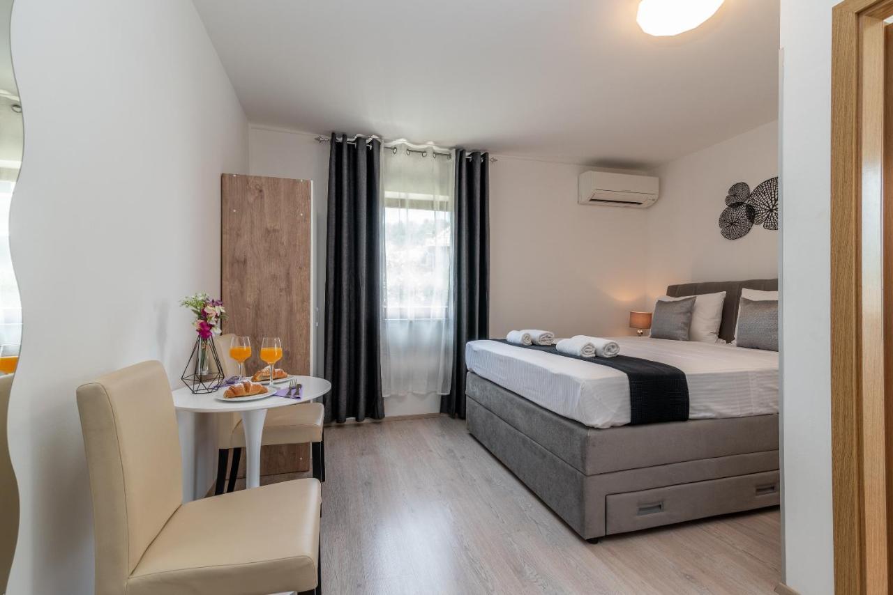 Apartments Bozan Trogir Exterior photo