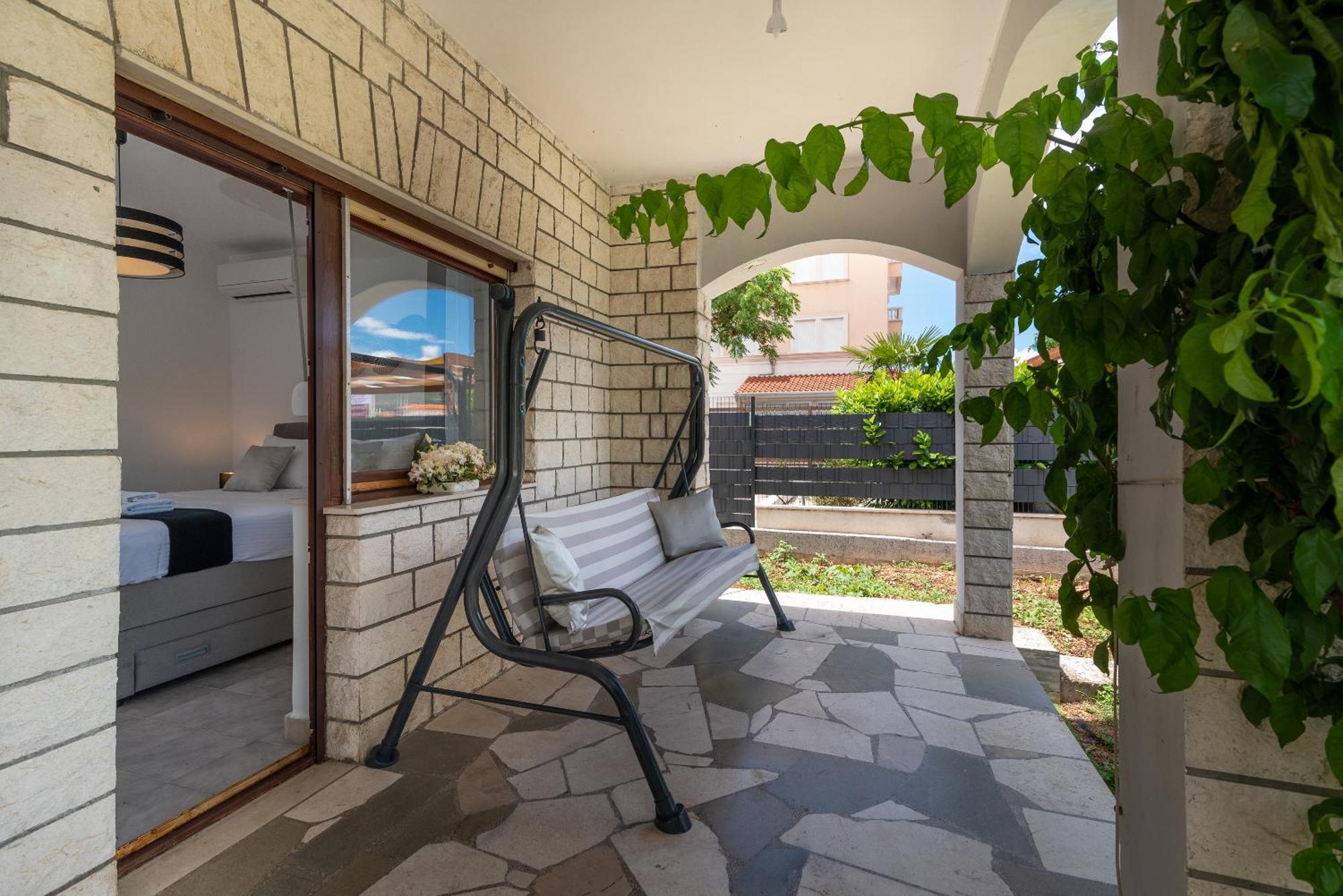 Apartments Bozan Trogir Room photo